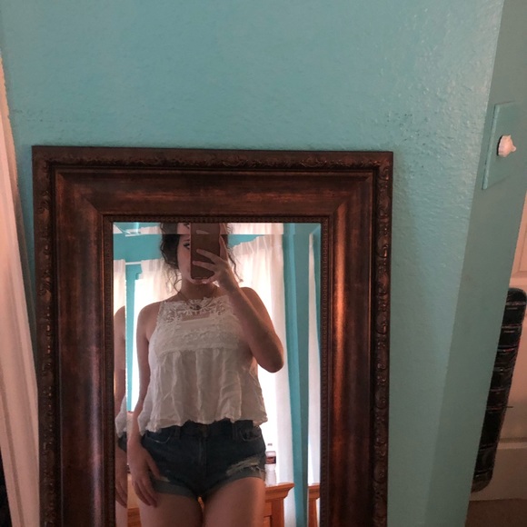 White blouse - Picture 2 of 2